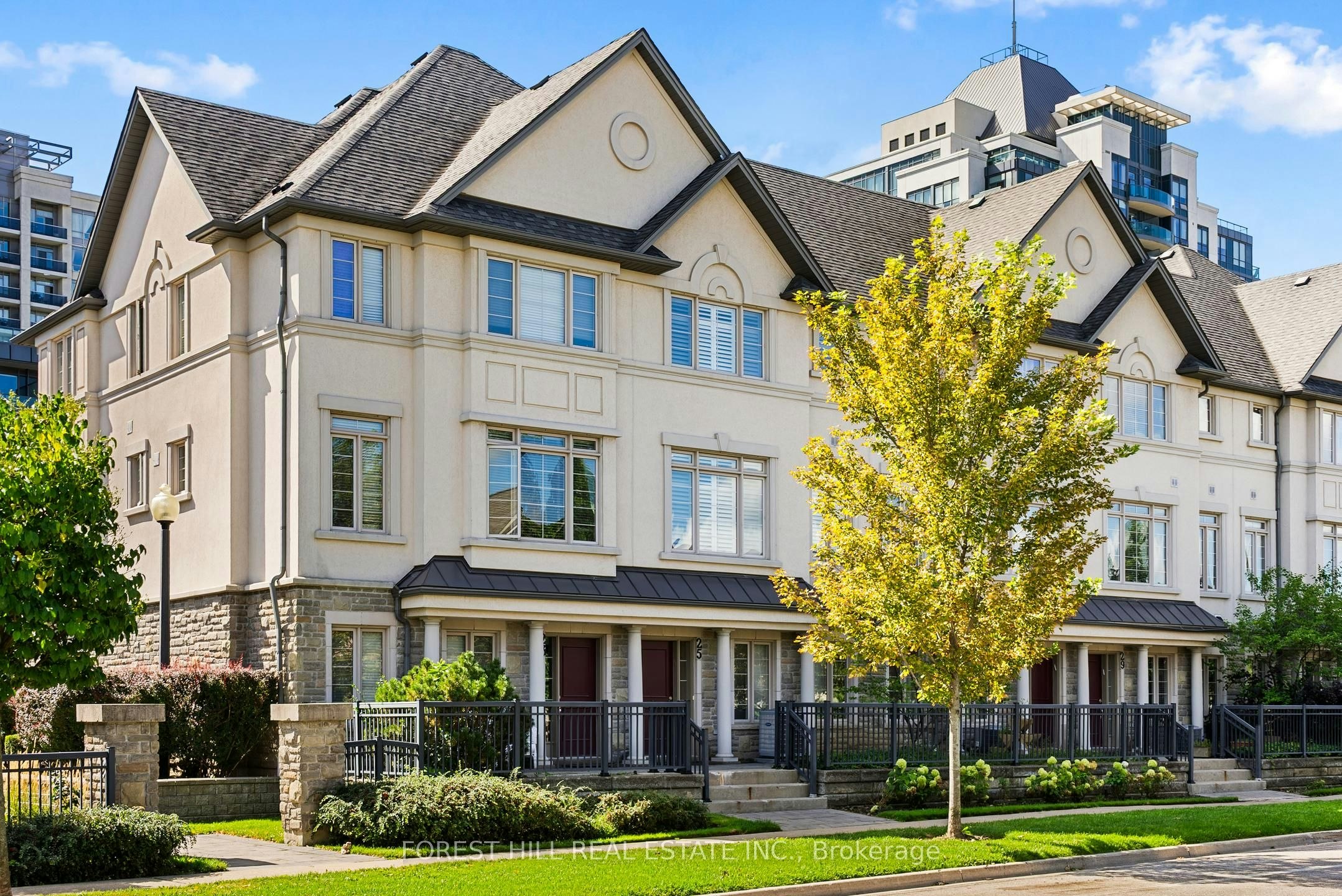 25 Beverley Glen Boulevard, Vaughan, ON, L3T 2V6