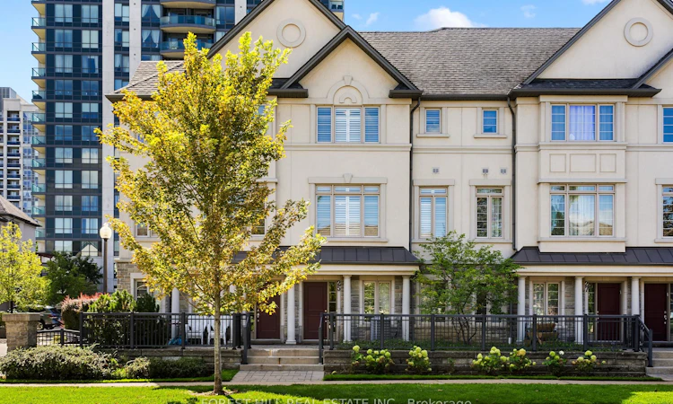 25 Beverley Glen Boulevard