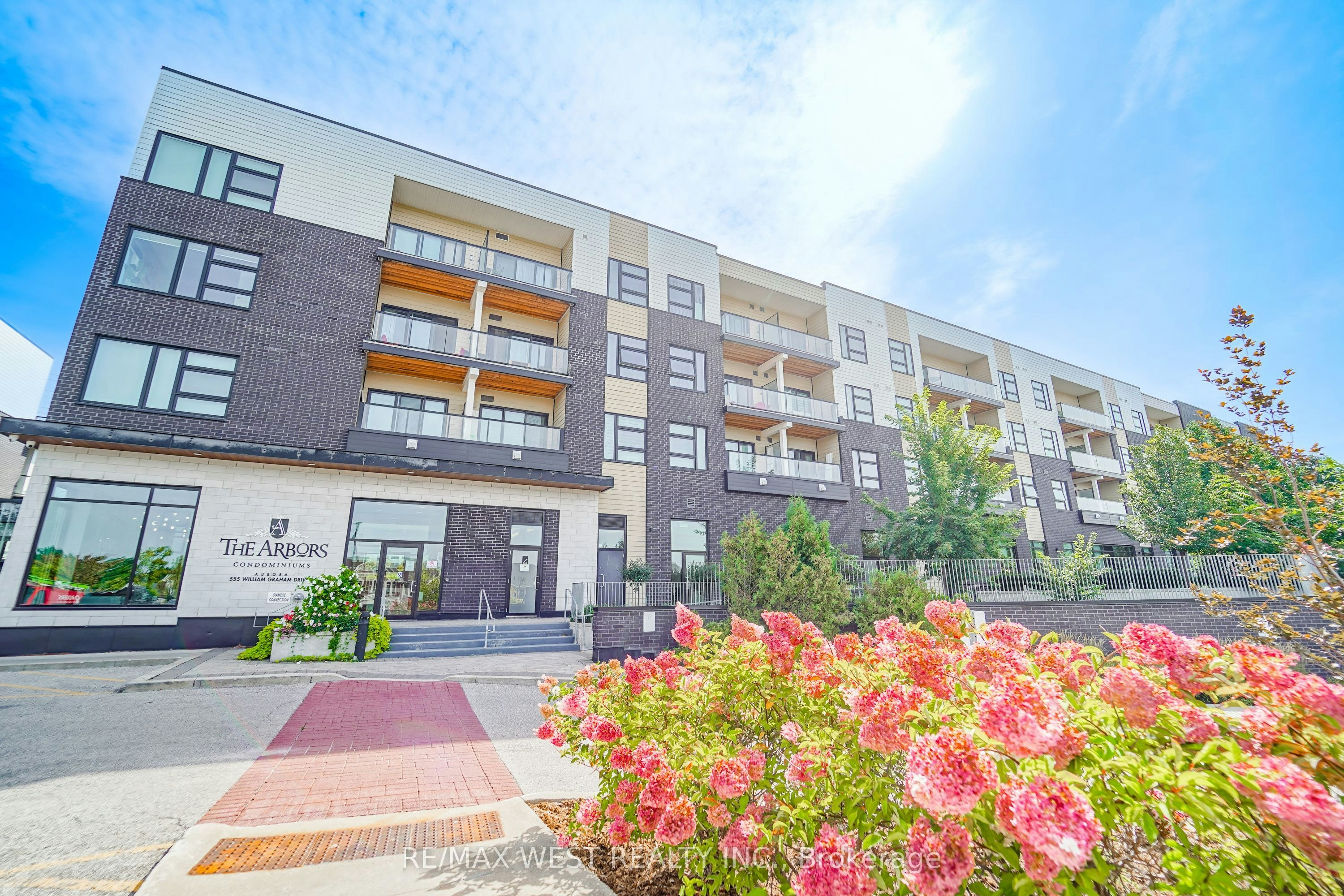 344-555 William Graham Drive, Aurora, ON, L4G 3H9