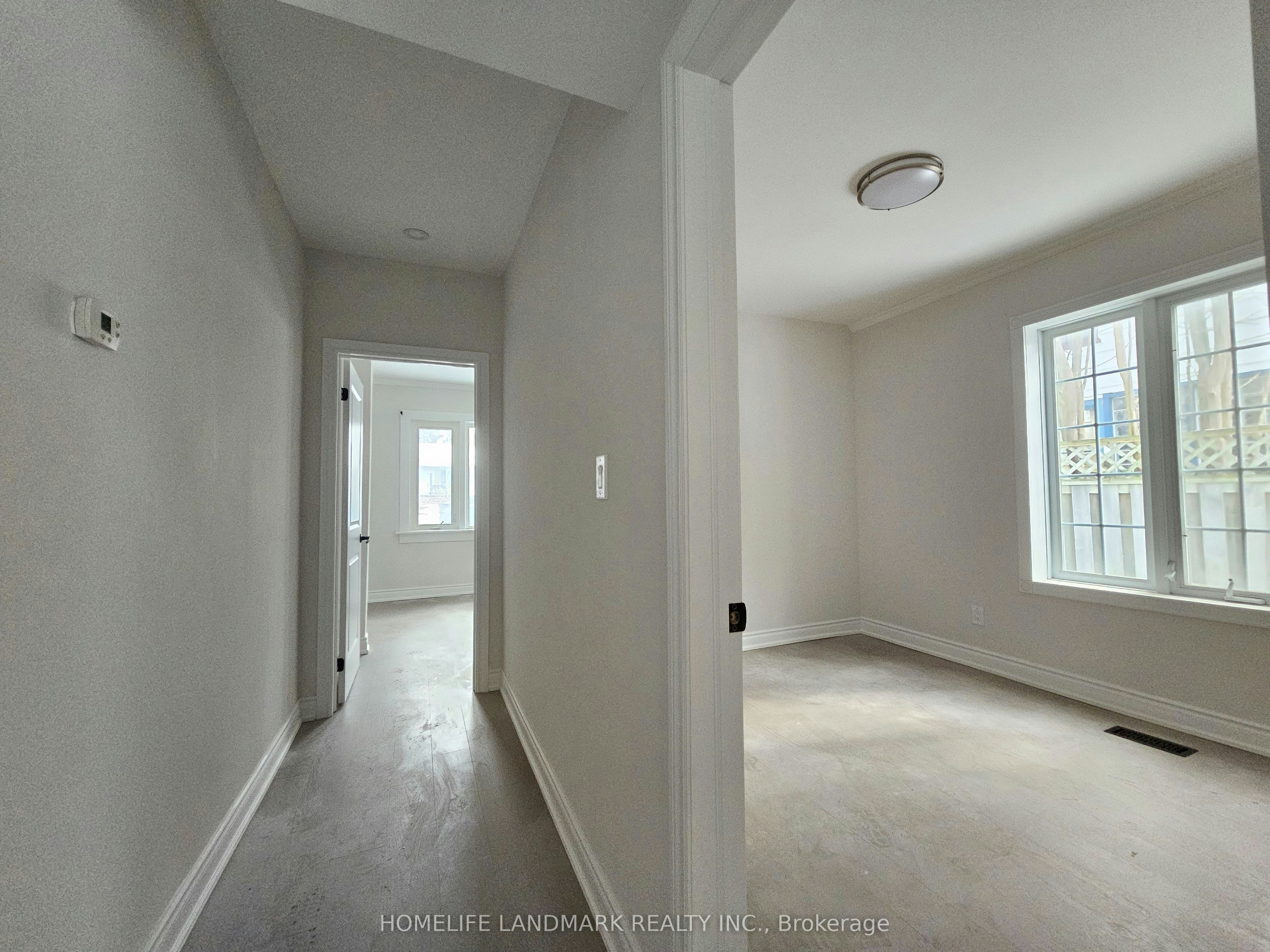 Side Unit (Facing North)-18852 Leslie Street, East Gwillimbury, ON, L0G 1V0 - 6