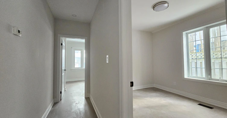 Side Unit (Facing North)-18852 Leslie Street, East Gwillimbury, ON, L0G 1V0 - 6