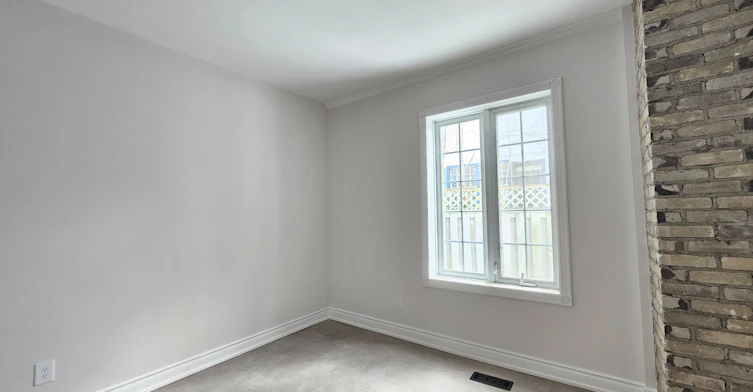 Side Unit (Facing North)-18852 Leslie Street, East Gwillimbury, ON, L0G 1V0 - 3