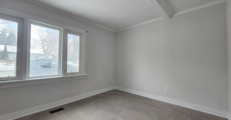 Side Unit (Facing North)-18852 Leslie Street, East Gwillimbury, ON, L0G 1V0 - 4