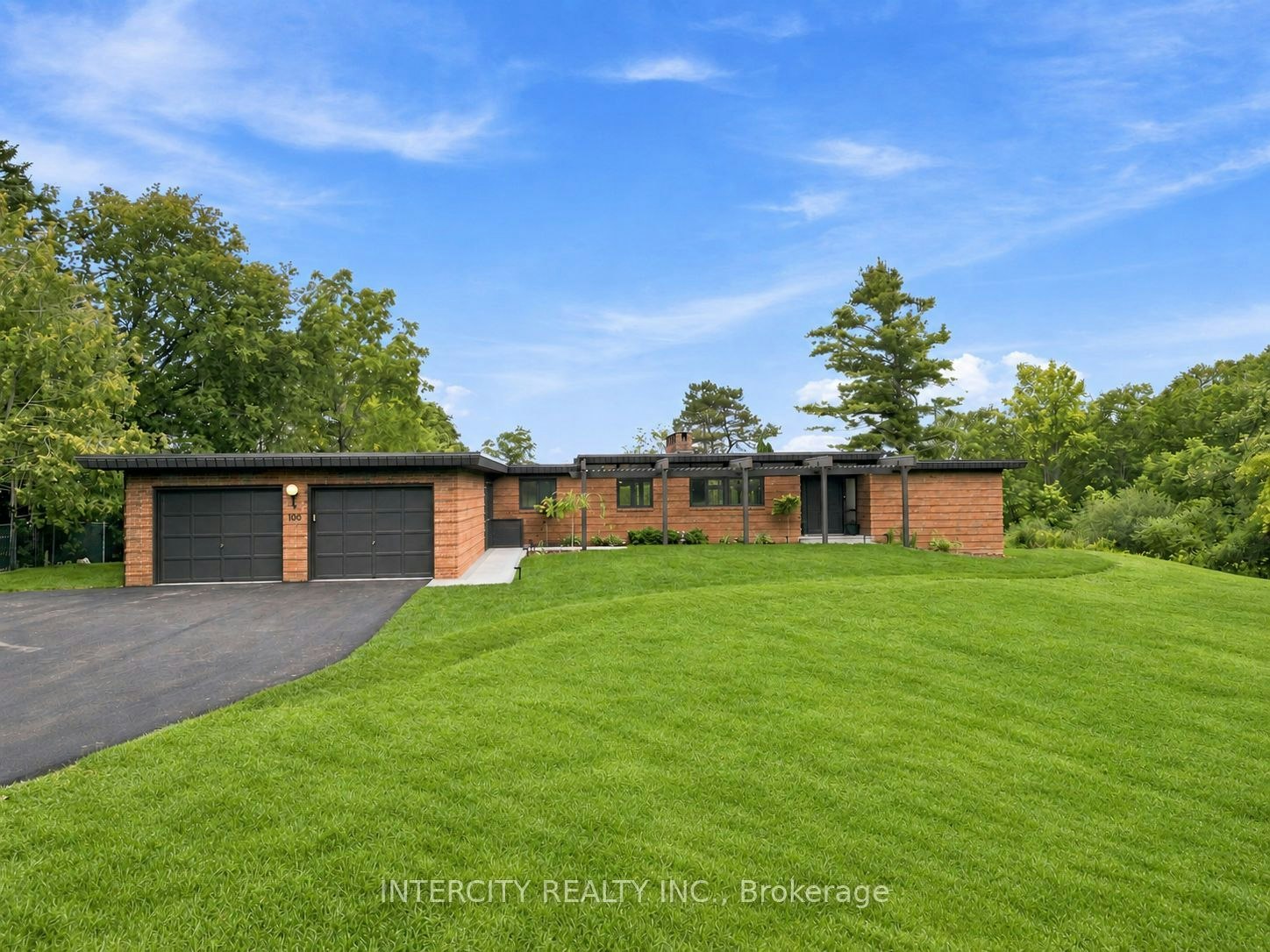 100 Ravendale Court, Vaughan, ON, L0J 1C0