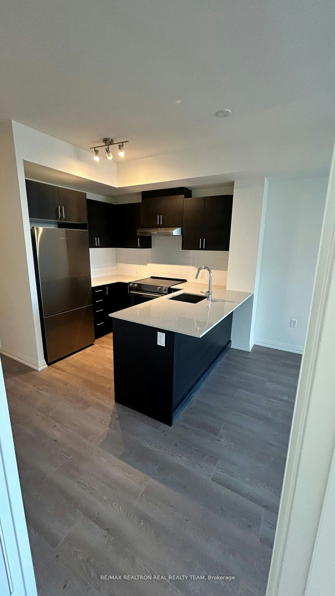418-8960 Jane Street, Vaughan, ON, L4K 2M9 - 2
