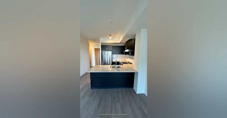 418-8960 Jane Street, Vaughan, ON, L4K 2M9