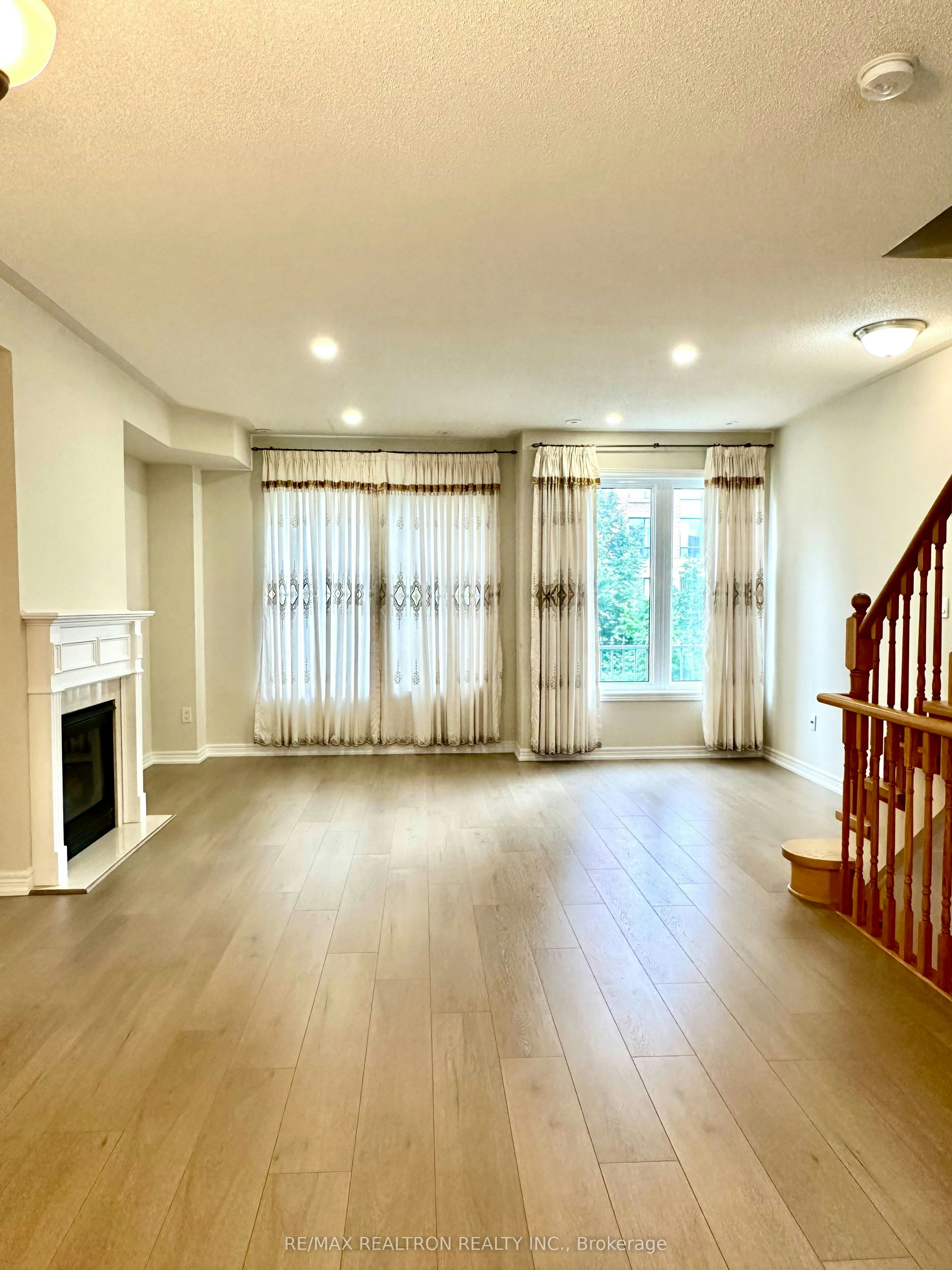 54 Times Avenue, Markham, ON, L3T 7Y1 - 8