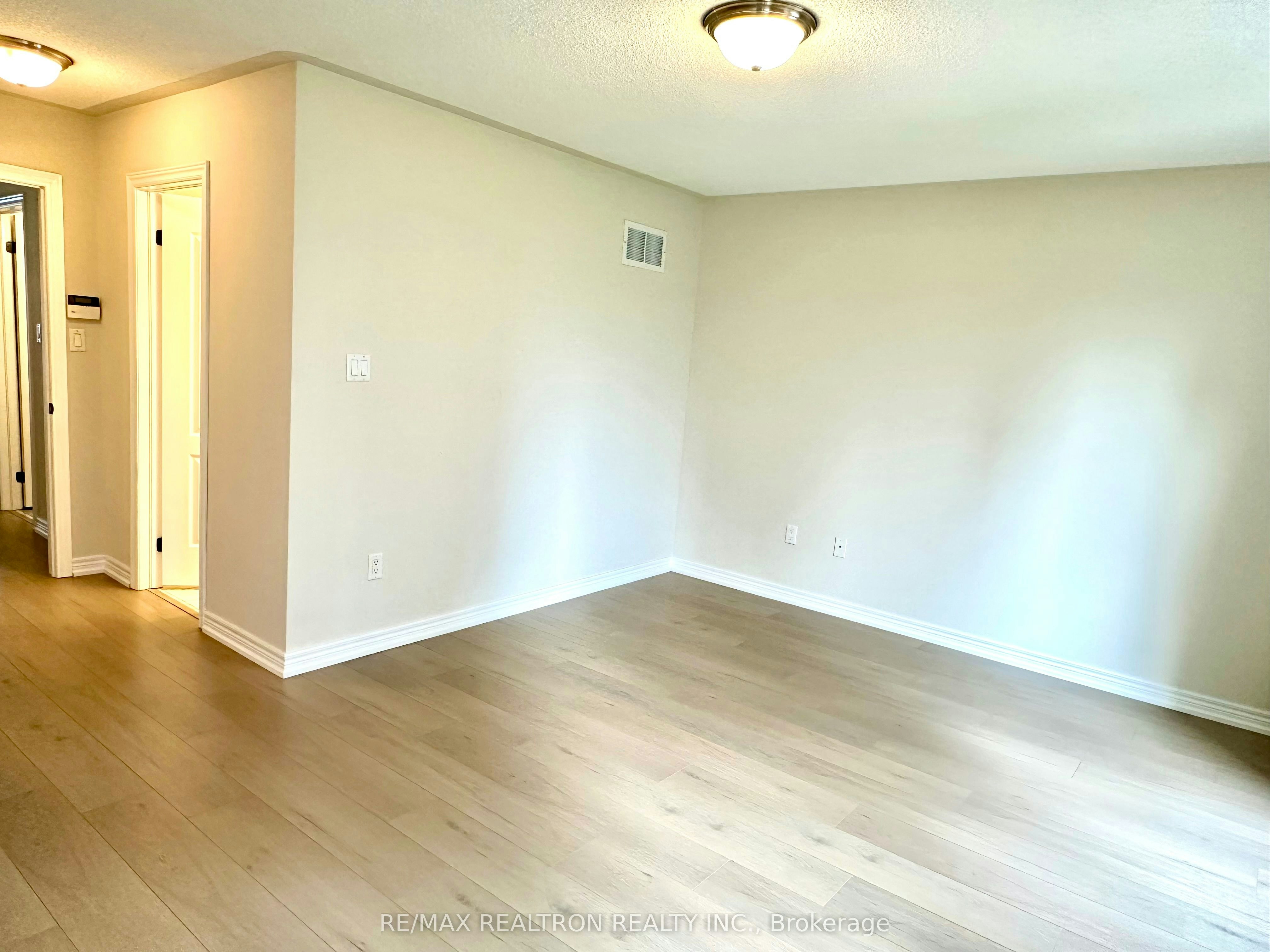 54 Times Avenue, Markham, ON, L3T 7Y1 - 11