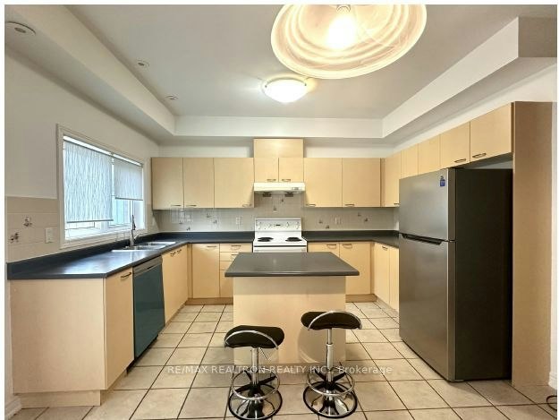 54 Times Avenue, Markham, ON, L3T 7Y1 - 4