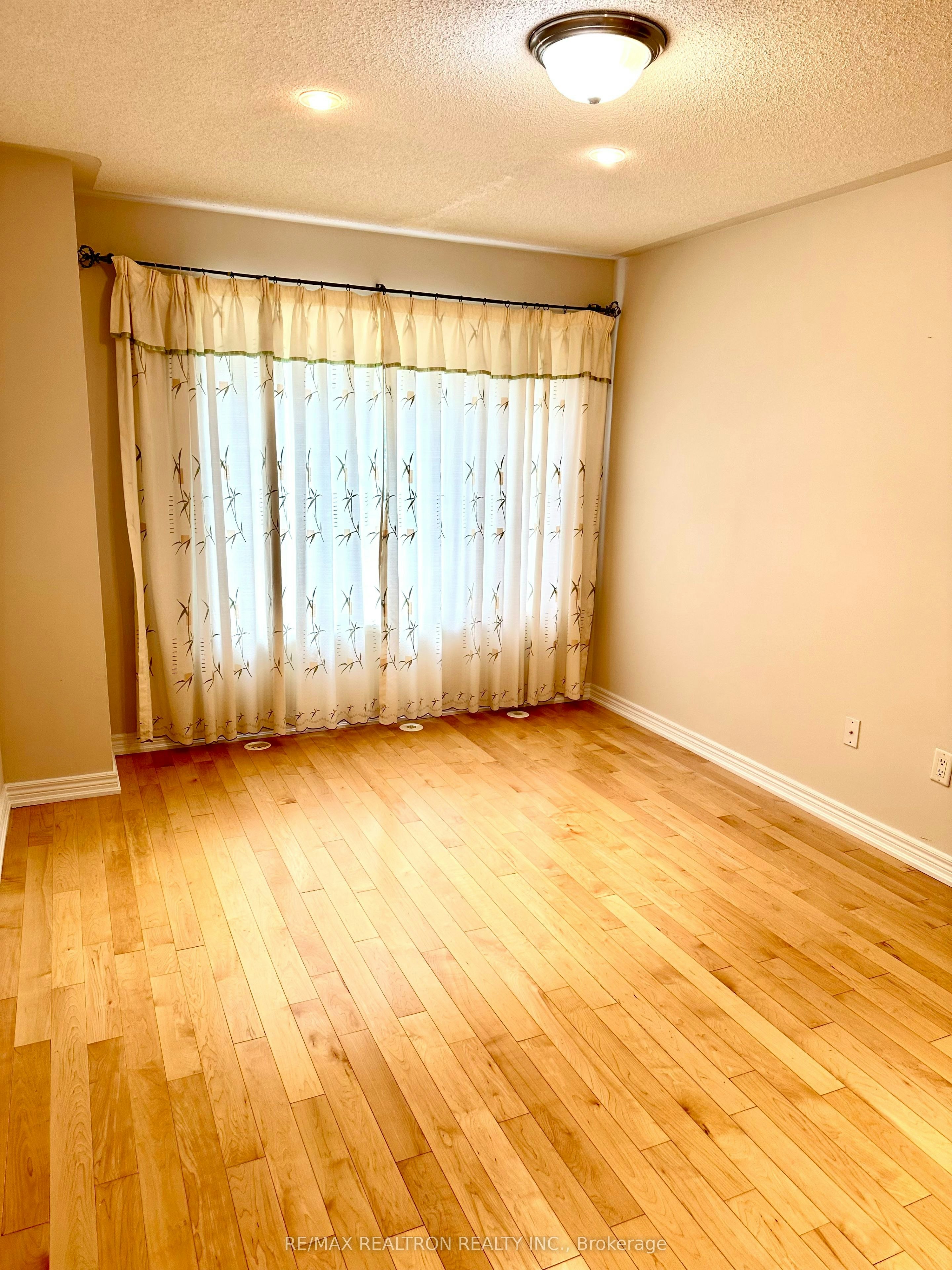 54 Times Avenue, Markham, ON, L3T 7Y1 - 16