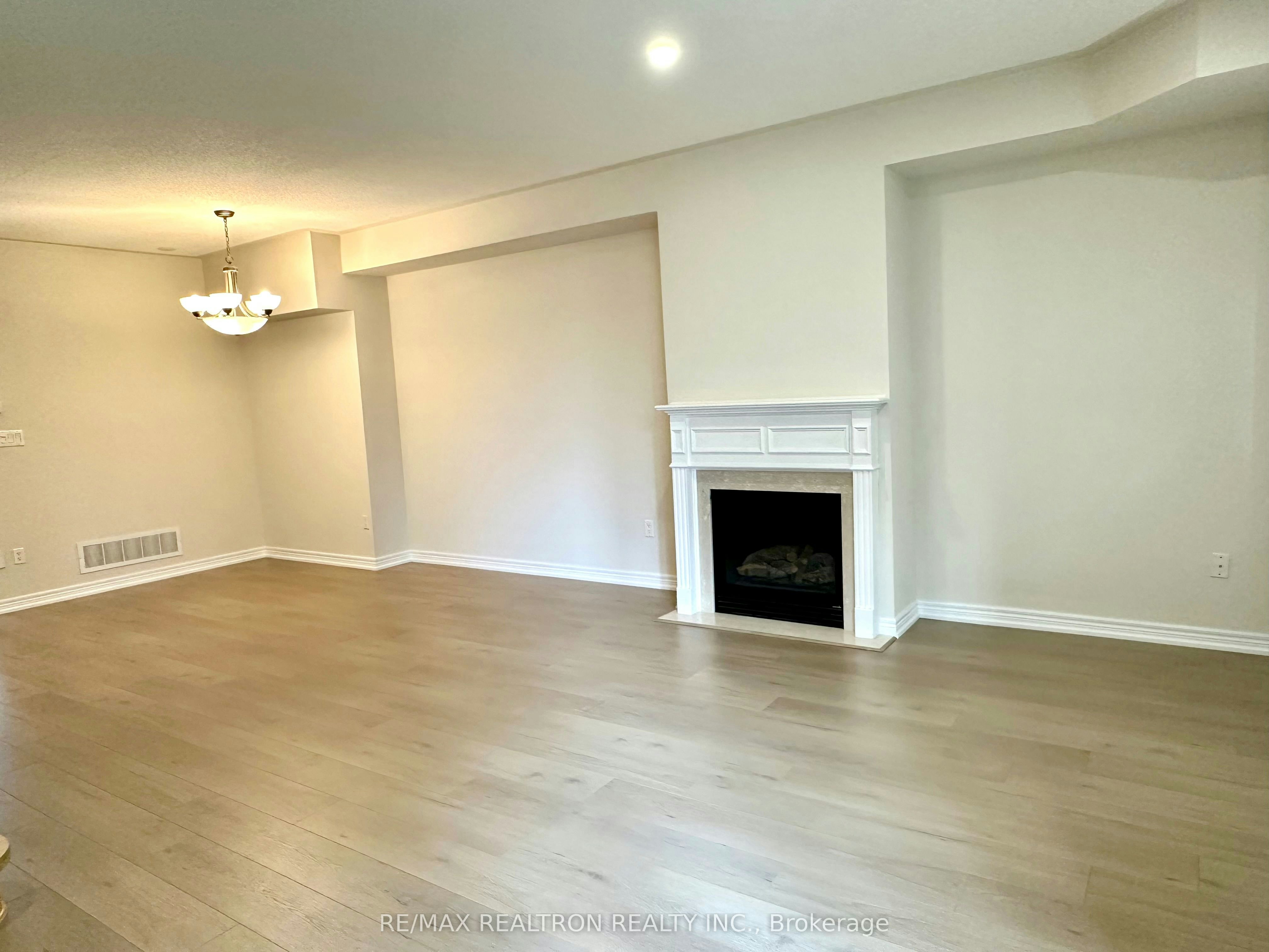 54 Times Avenue, Markham, ON, L3T 7Y1 - 6