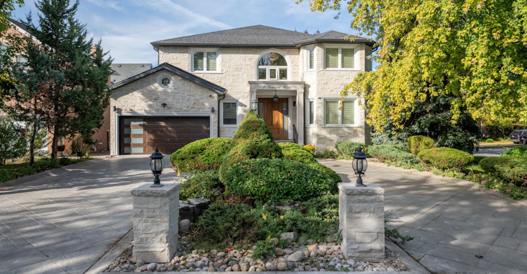 76 Concord Road, Vaughan, ON, L4J 3M3