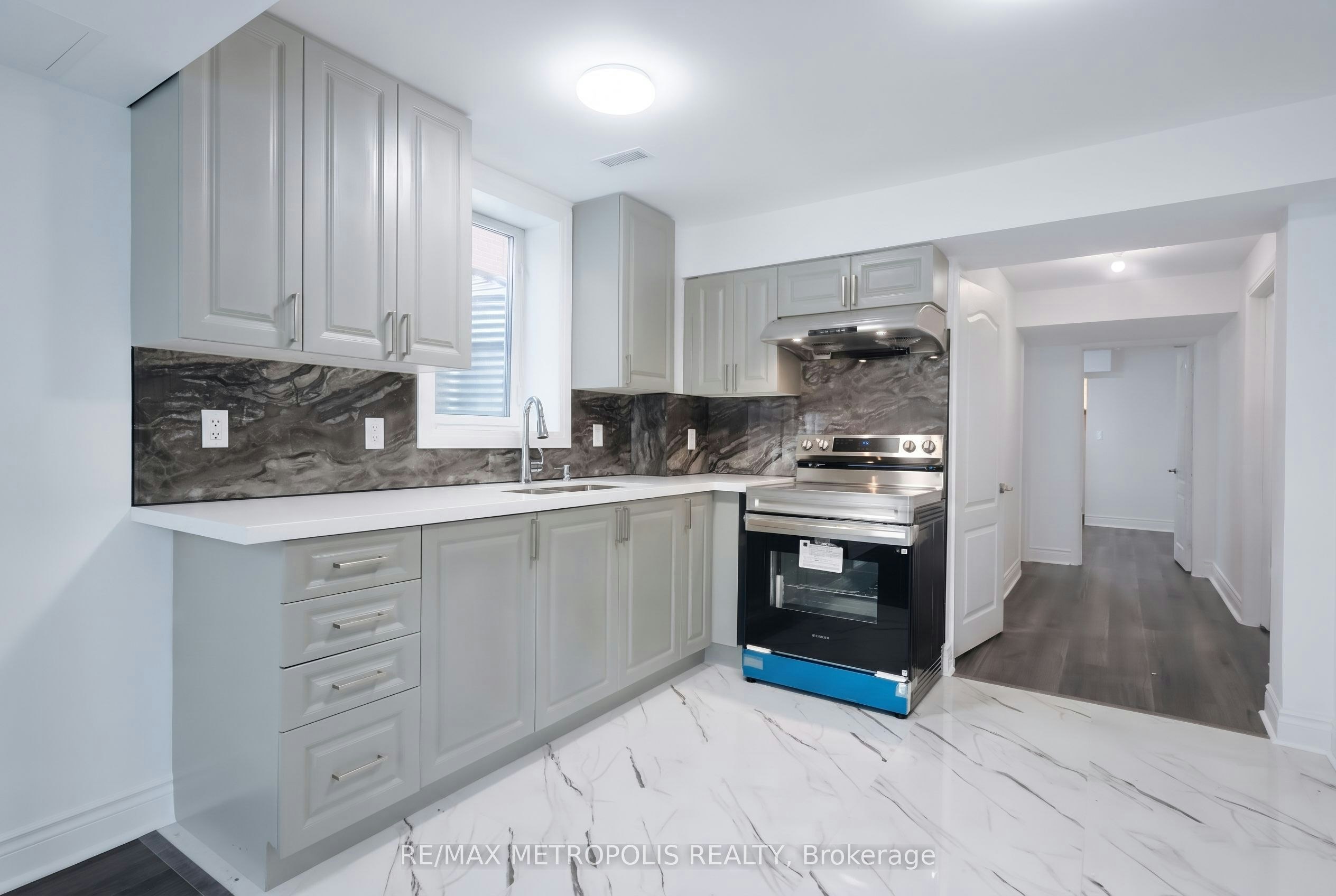 Bsmt-11 Huron Lane, Bradford West Gwillimbury, ON, L3Z 0N2 - 2