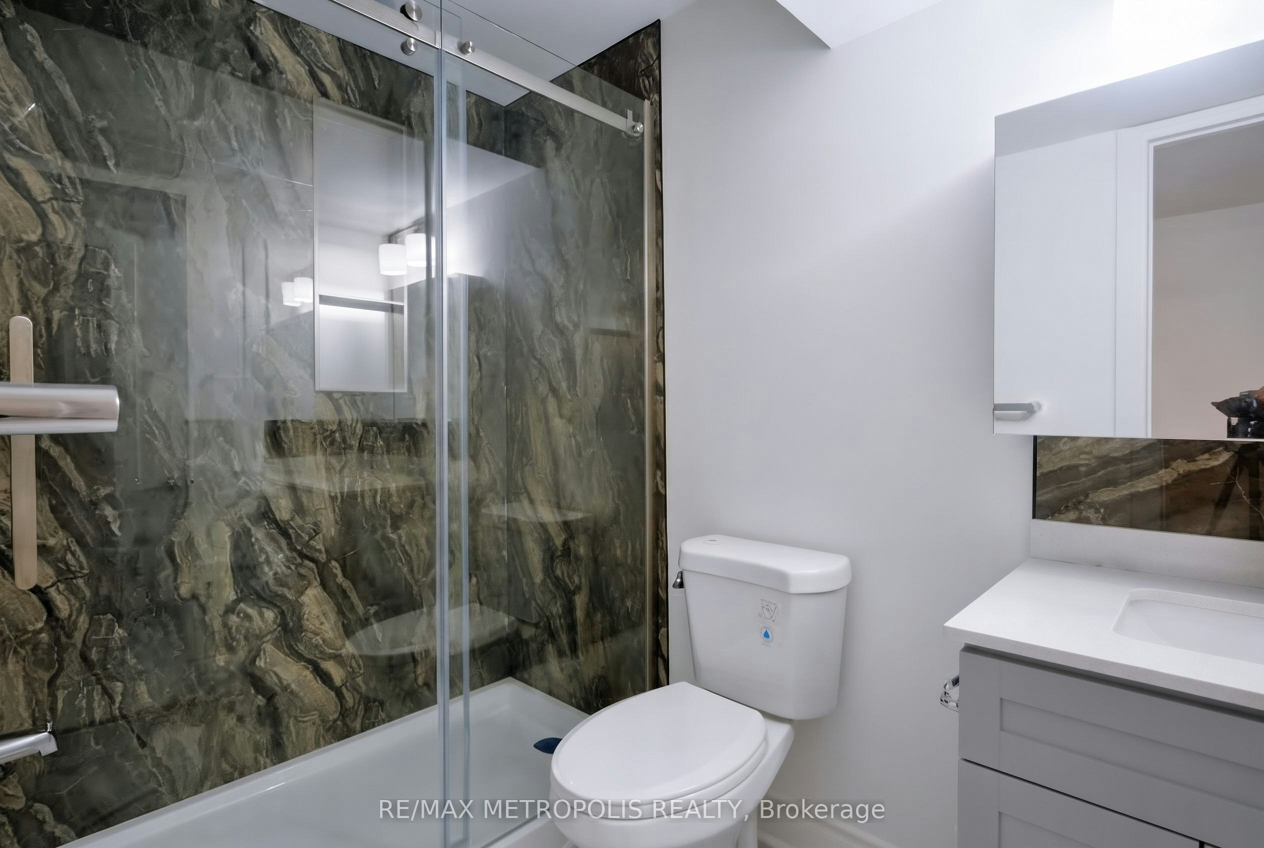 Bsmt-11 Huron Lane, Bradford West Gwillimbury, ON, L3Z 0N2 - 11