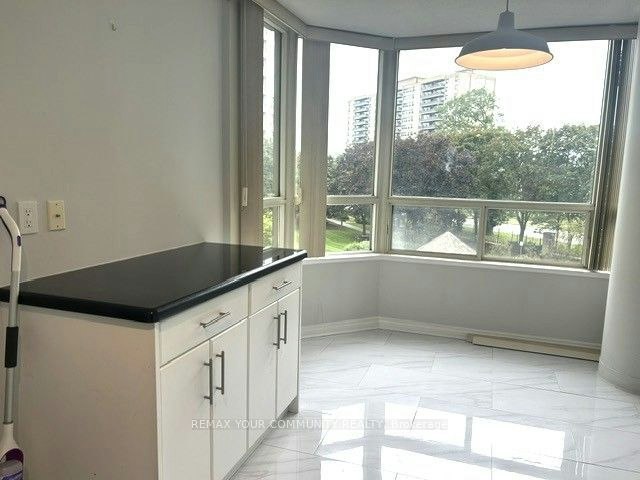 310-7 Townsgate Drive, Vaughan, ON, L4J 7Z9 - 14
