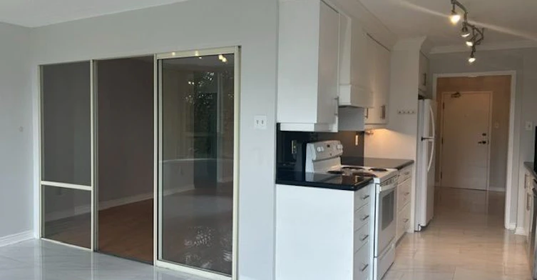 310-7 Townsgate Drive, Vaughan, ON, L4J 7Z9 - 12