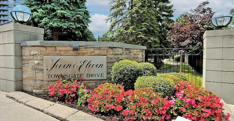 310-7 Townsgate Drive, Vaughan, ON, L4J 7Z9 - 2