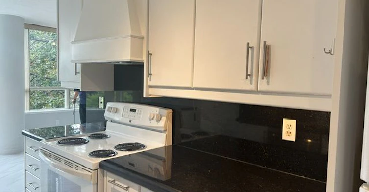310-7 Townsgate Drive, Vaughan, ON, L4J 7Z9 - 9