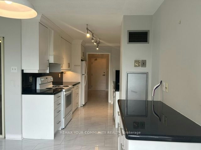 310-7 Townsgate Drive, Vaughan, ON, L4J 7Z9 - 11