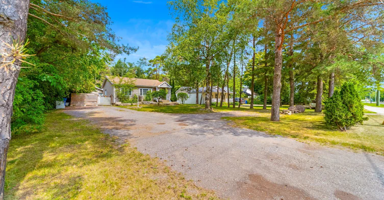 5154 Aurora Road, Whitchurch-Stouffville, ON, L4A 7X4
