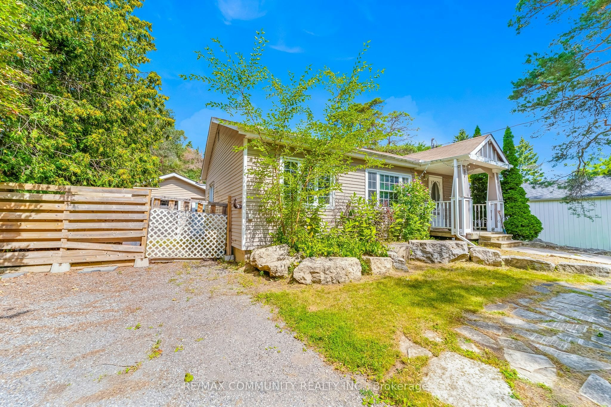 5154 Aurora Road, Whitchurch-Stouffville, ON, L4A 7X4 - 5