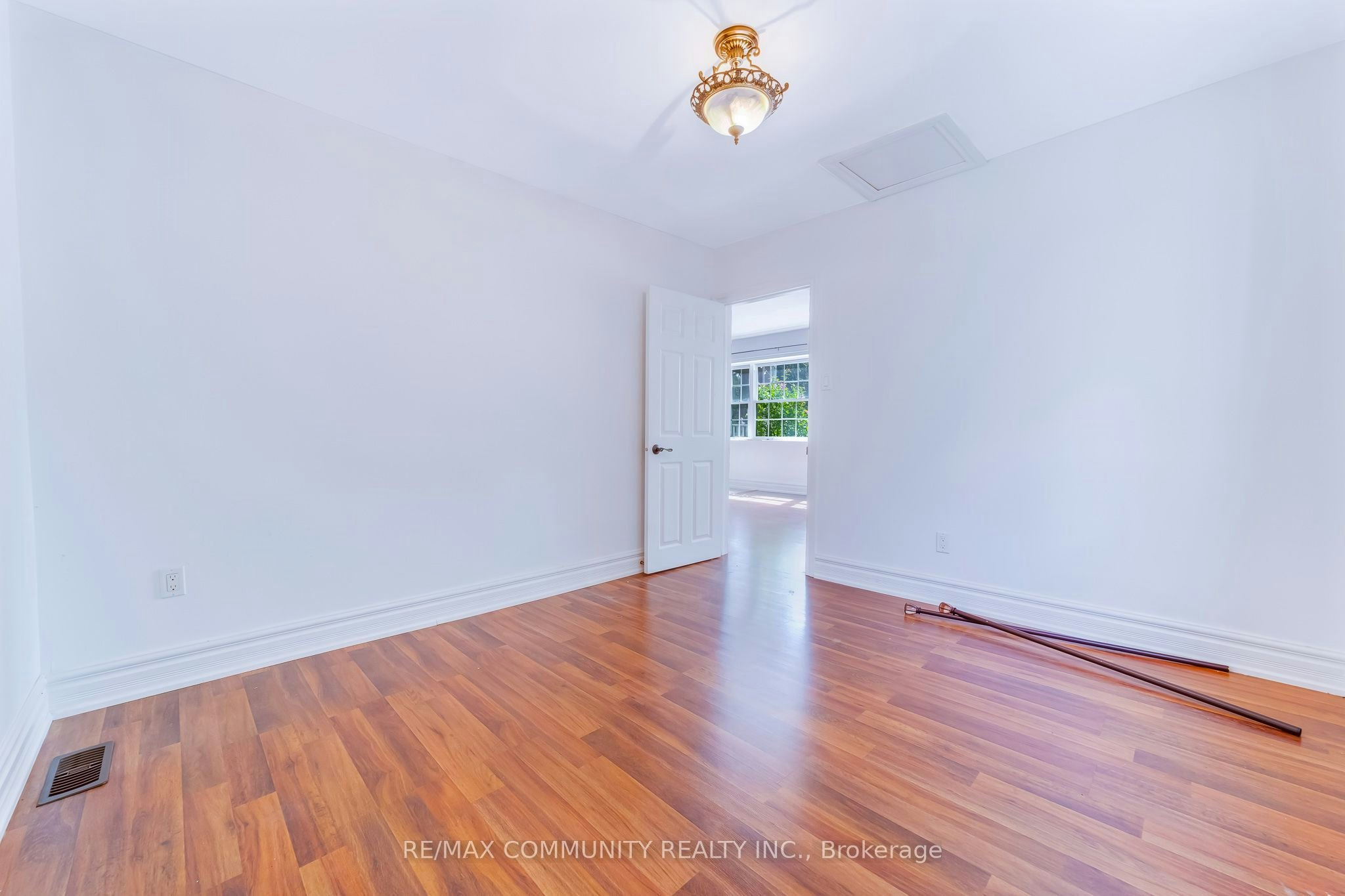 5154 Aurora Road, Whitchurch-Stouffville, ON, L4A 7X4 - 11