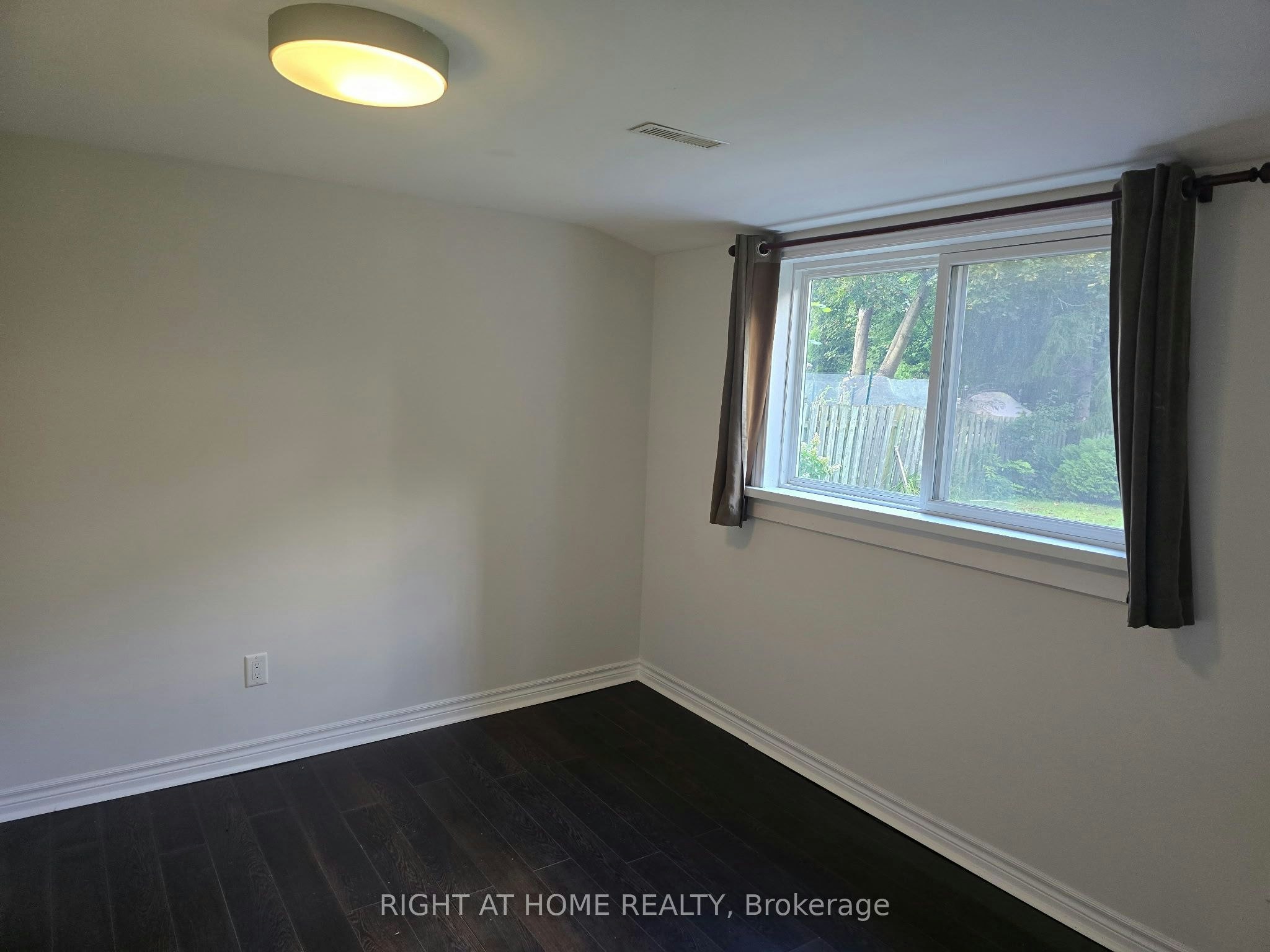 20 Lippincott Court, Richmond Hill, ON, L4C 7M4 - 4