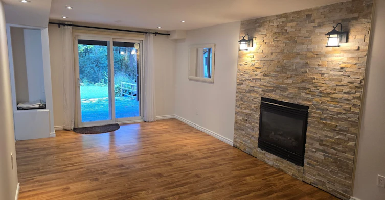 20 Lippincott Court, Richmond Hill, ON, L4C 7M4
