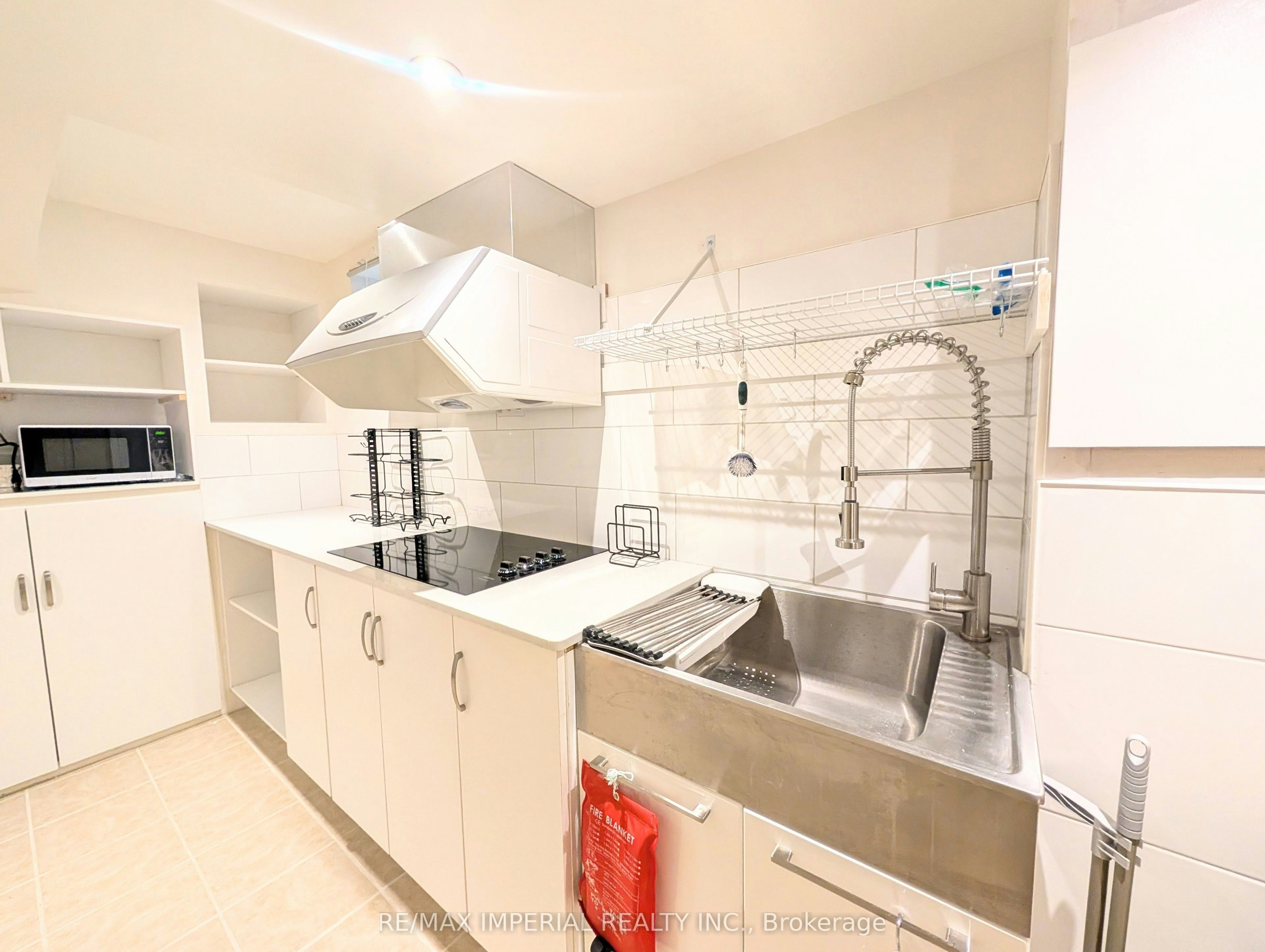 BSMT-234 Old Colony Road, Richmond Hill, ON, L4E 5B9 - 13