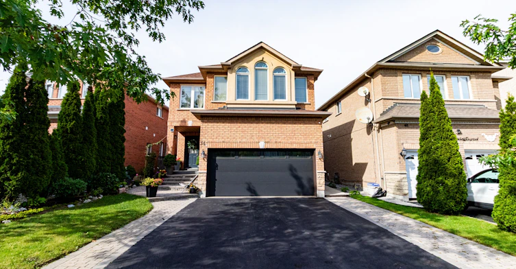 34 Linda Margaret Crescent, Richmond Hill, ON, L4S 2B6 - 2
