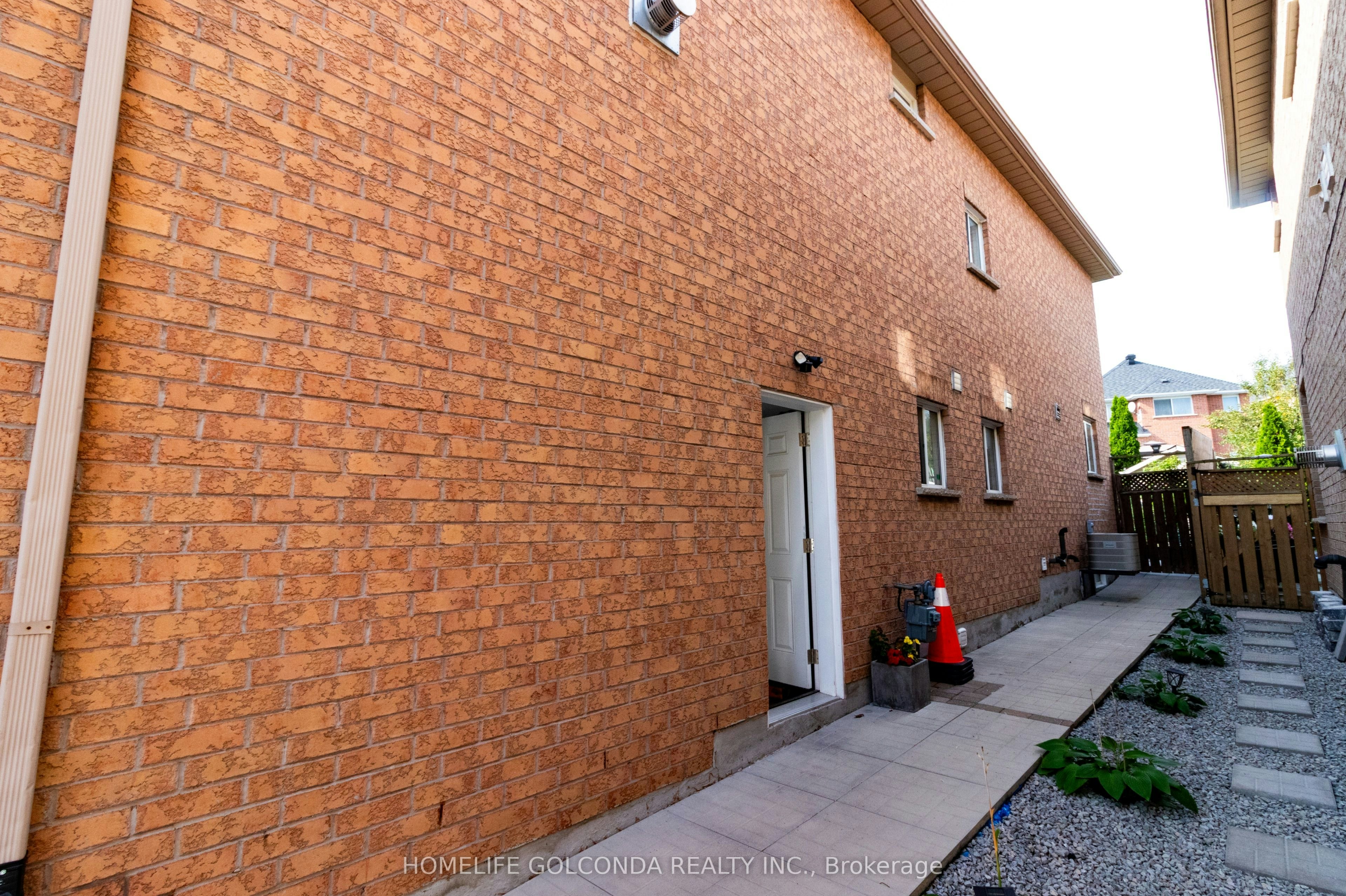34 Linda Margaret Crescent, Richmond Hill, ON, L4S 2B6 - 4