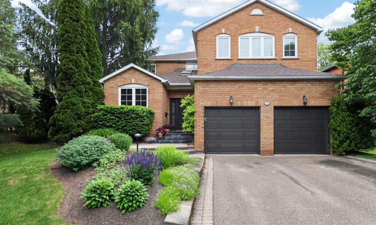274 Kirby Crescent