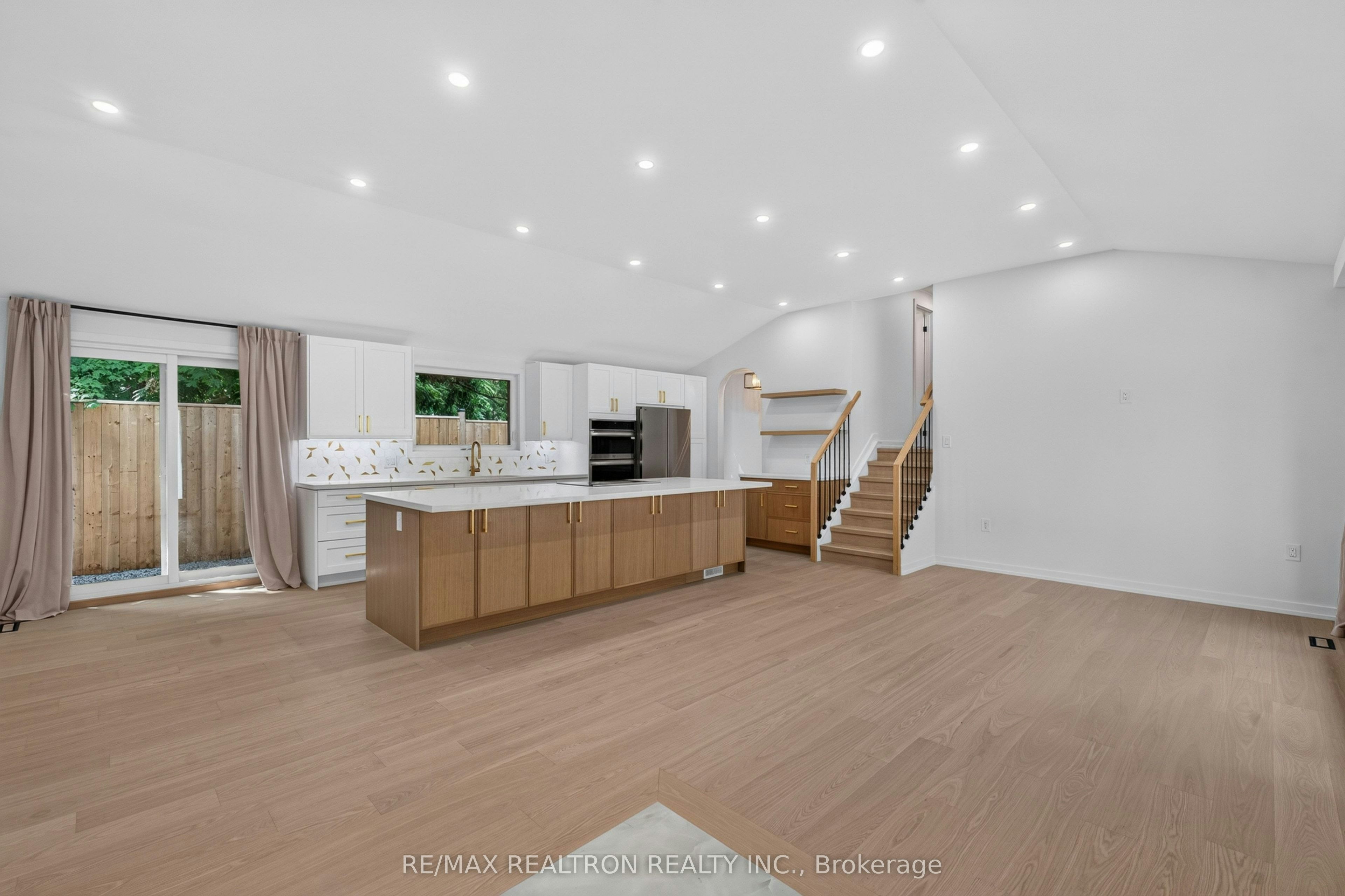 3 Reuben Street, Aurora, ON, L4G 2M1