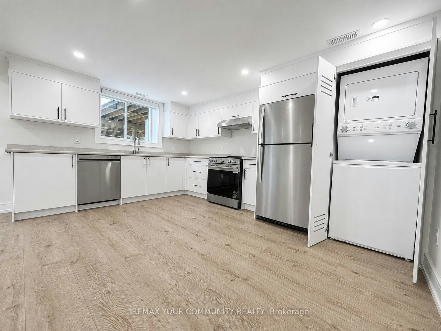 BSMT-969 Wildwood Drive, Newmarket, ON, L3Y 2B4 - 11