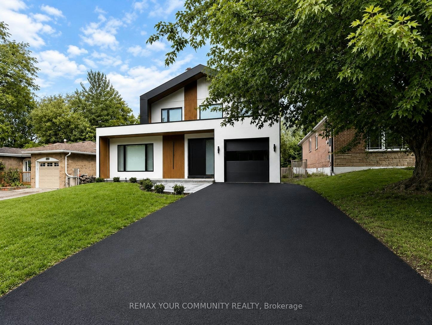 BSMT-969 Wildwood Drive, Newmarket, ON, L3Y 2B4 - 2