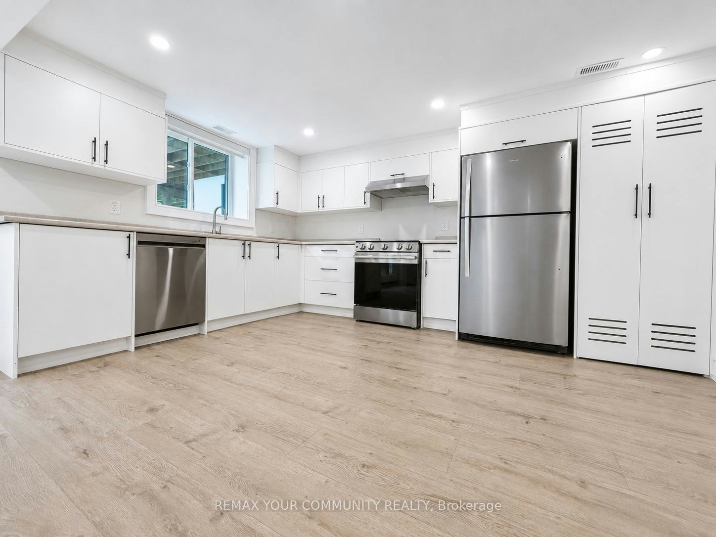 BSMT-969 Wildwood Drive, Newmarket, ON, L3Y 2B4 - 10