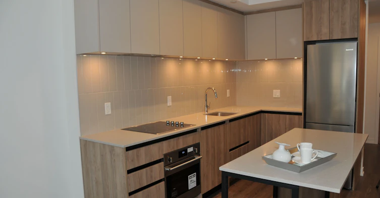 221-8 Beverley Glen Boulevard, Vaughan, ON, L4J 8N8 - 3