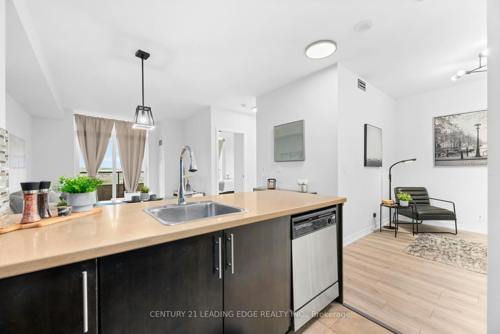 911-9225 Jane Street, Vaughan, ON, L6A 0J7 - 11