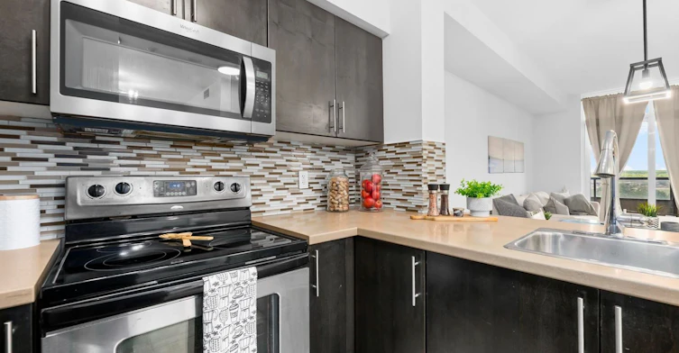 911-9225 Jane Street, Vaughan, ON, L6A 0J7 - 10