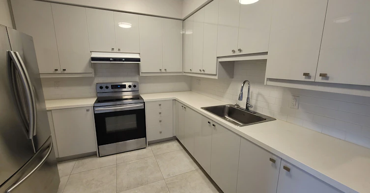 308-32 Wellington Street E, Aurora, ON, L4G 1H5 - 4