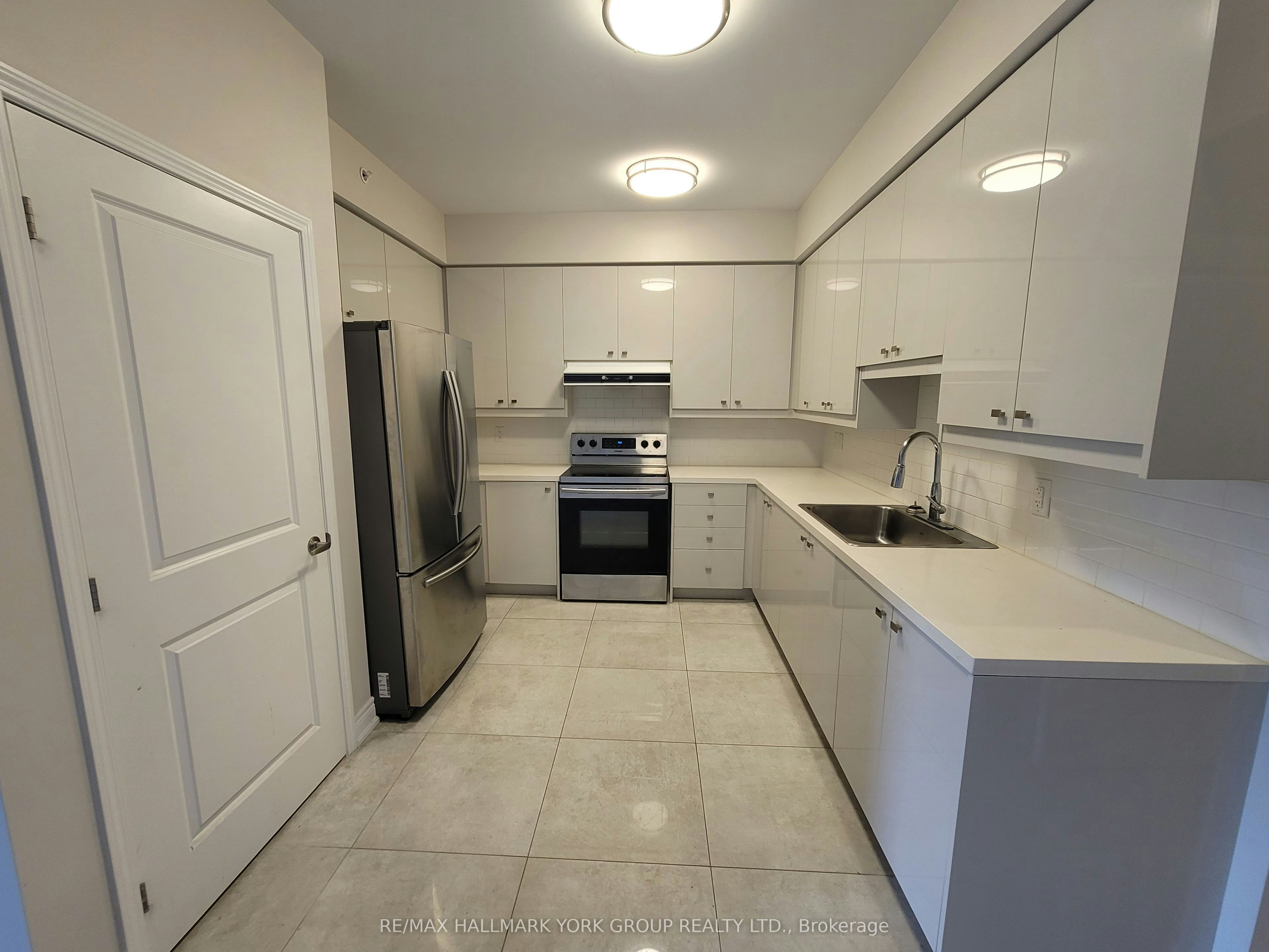 308-32 Wellington Street E, Aurora, ON, L4G 1H5 - 3