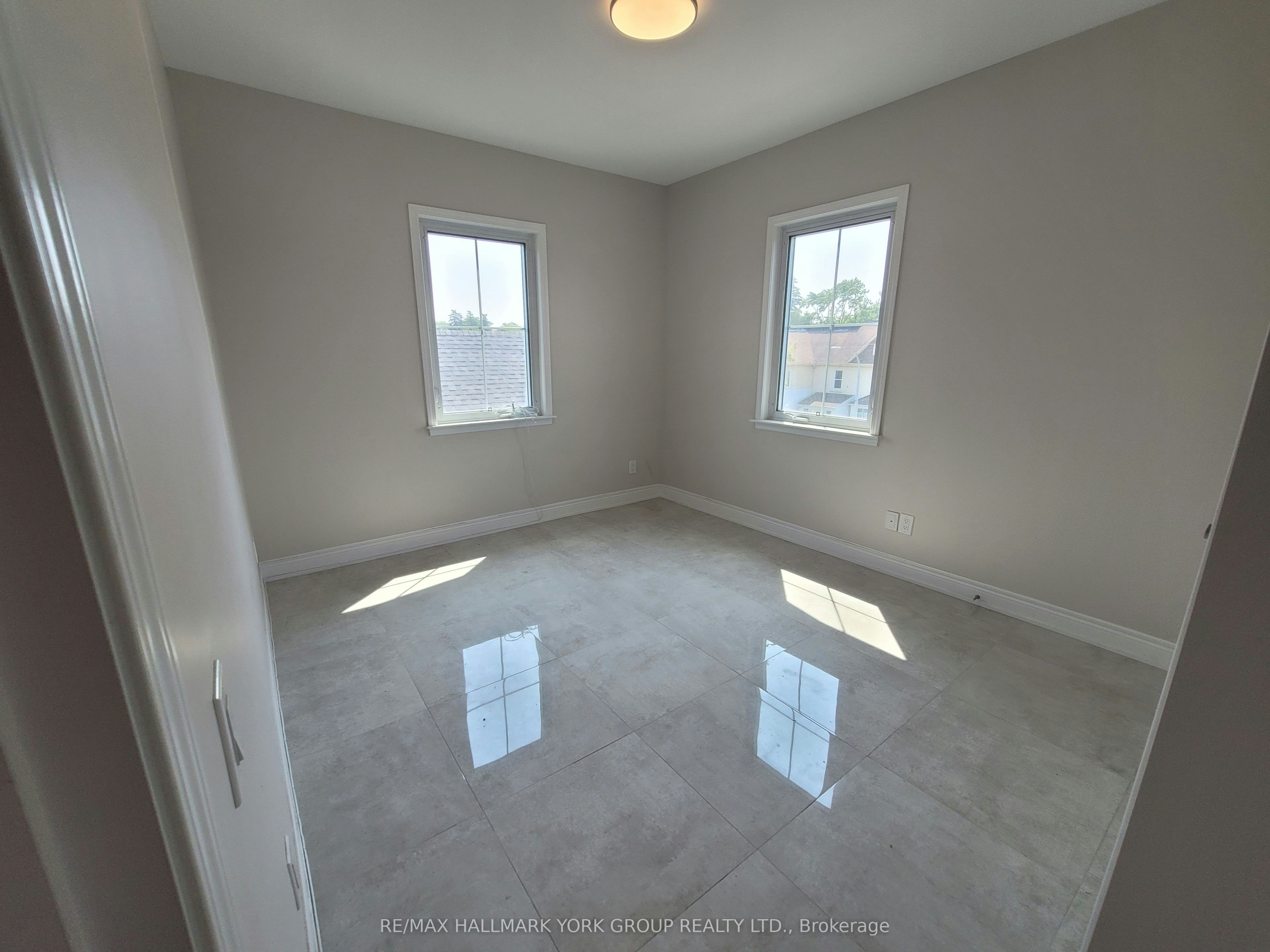 308-32 Wellington Street E, Aurora, ON, L4G 1H5 - 8