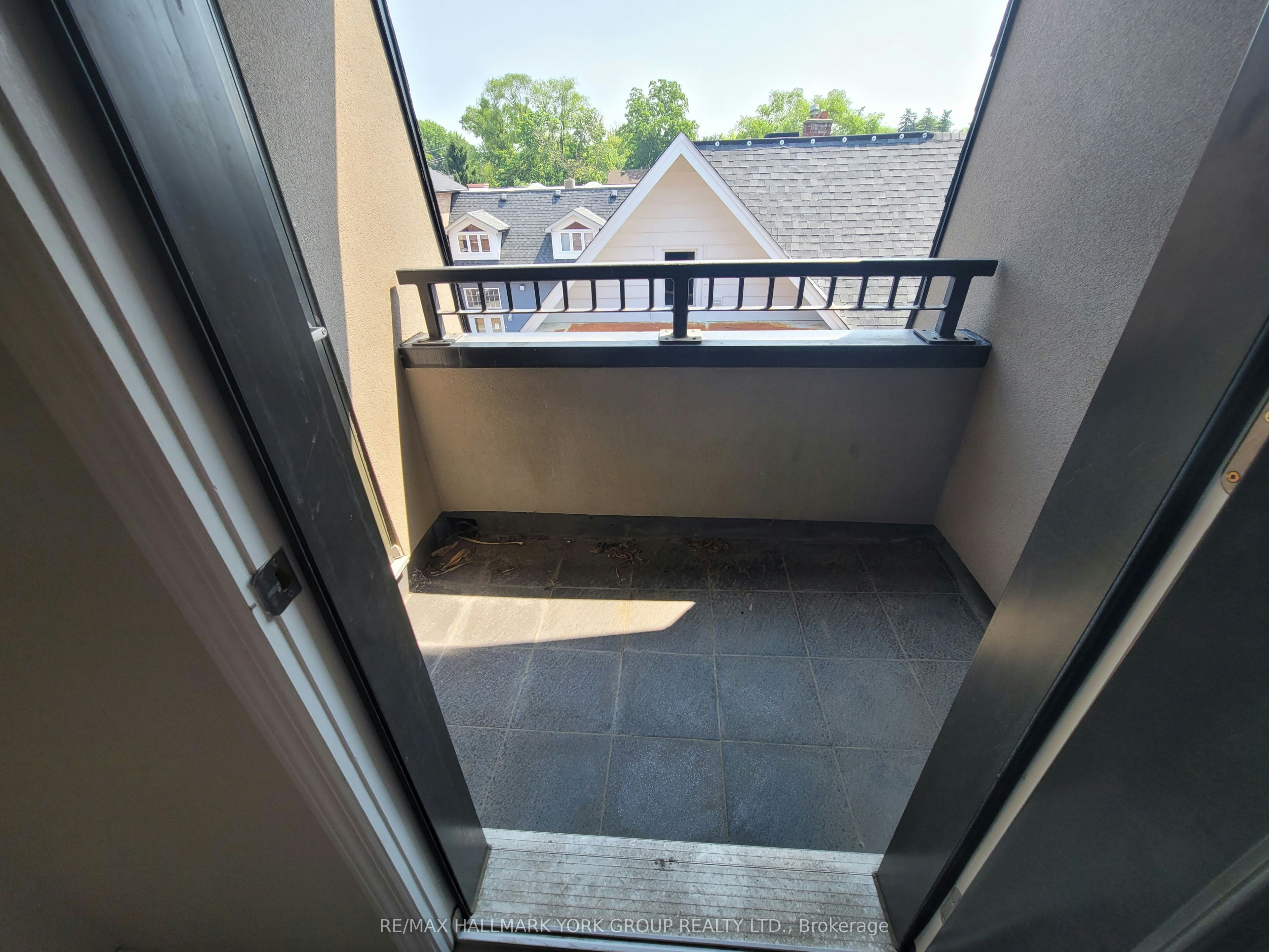 308-32 Wellington Street E, Aurora, ON, L4G 1H5 - 11