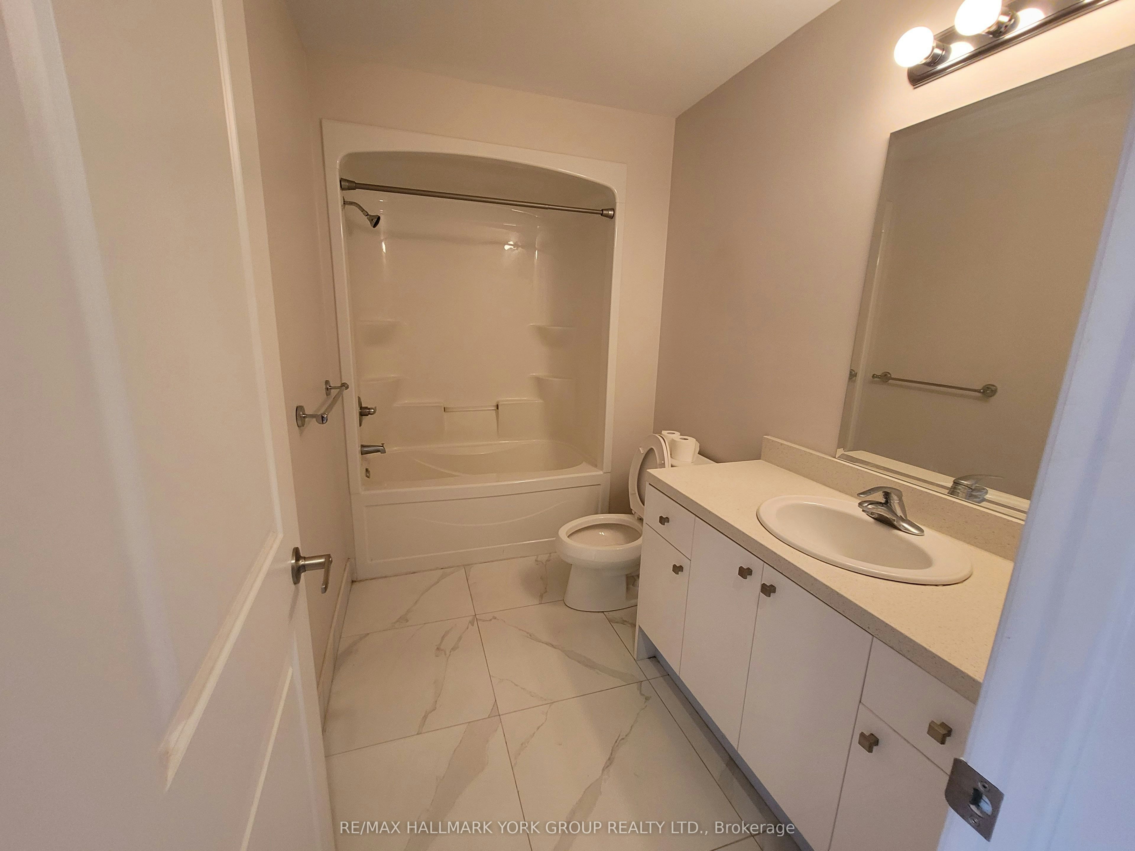 308-32 Wellington Street E, Aurora, ON, L4G 1H5 - 10