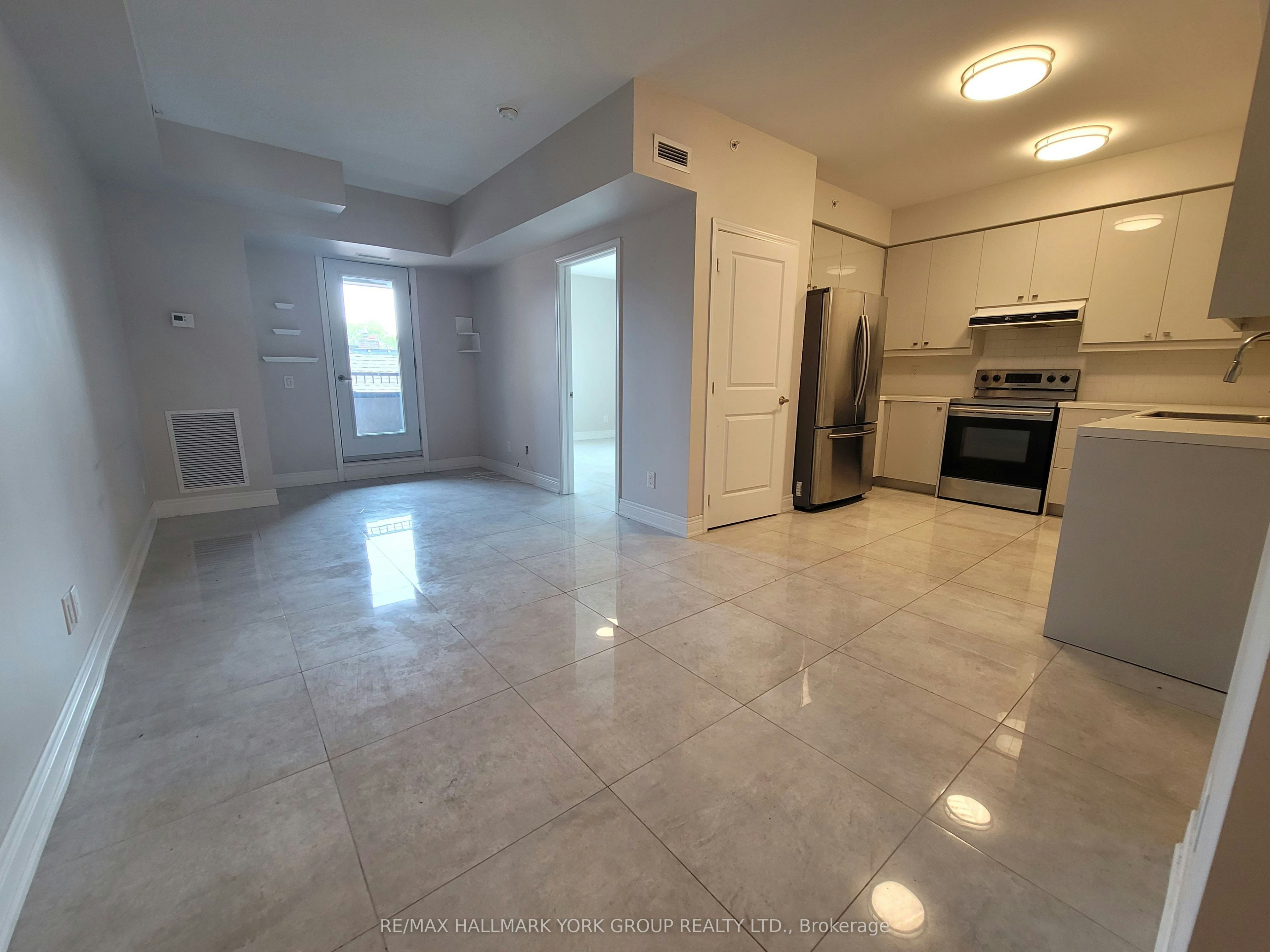 308-32 Wellington Street E, Aurora, ON, L4G 1H5 - 2