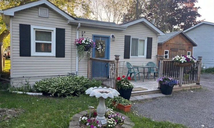 28 & 30 Thompson Drive