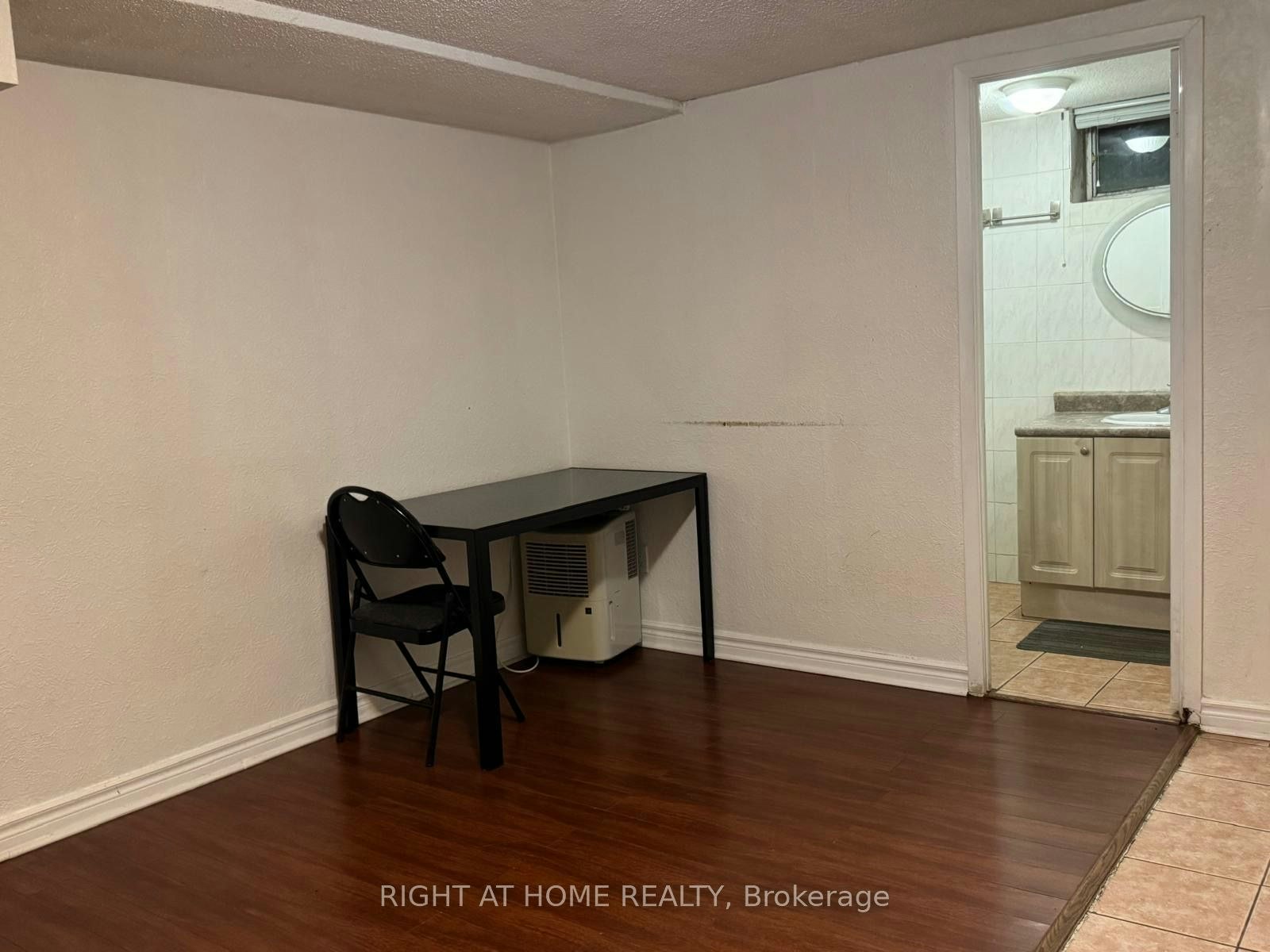 Basement-45 Rockport Crescent, Richmond Hill, ON, L4C 2L7 2