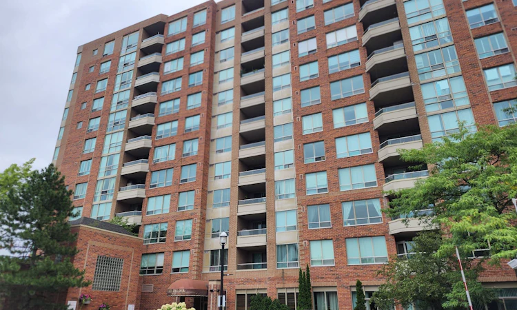 205-850 Steeles Avenue W