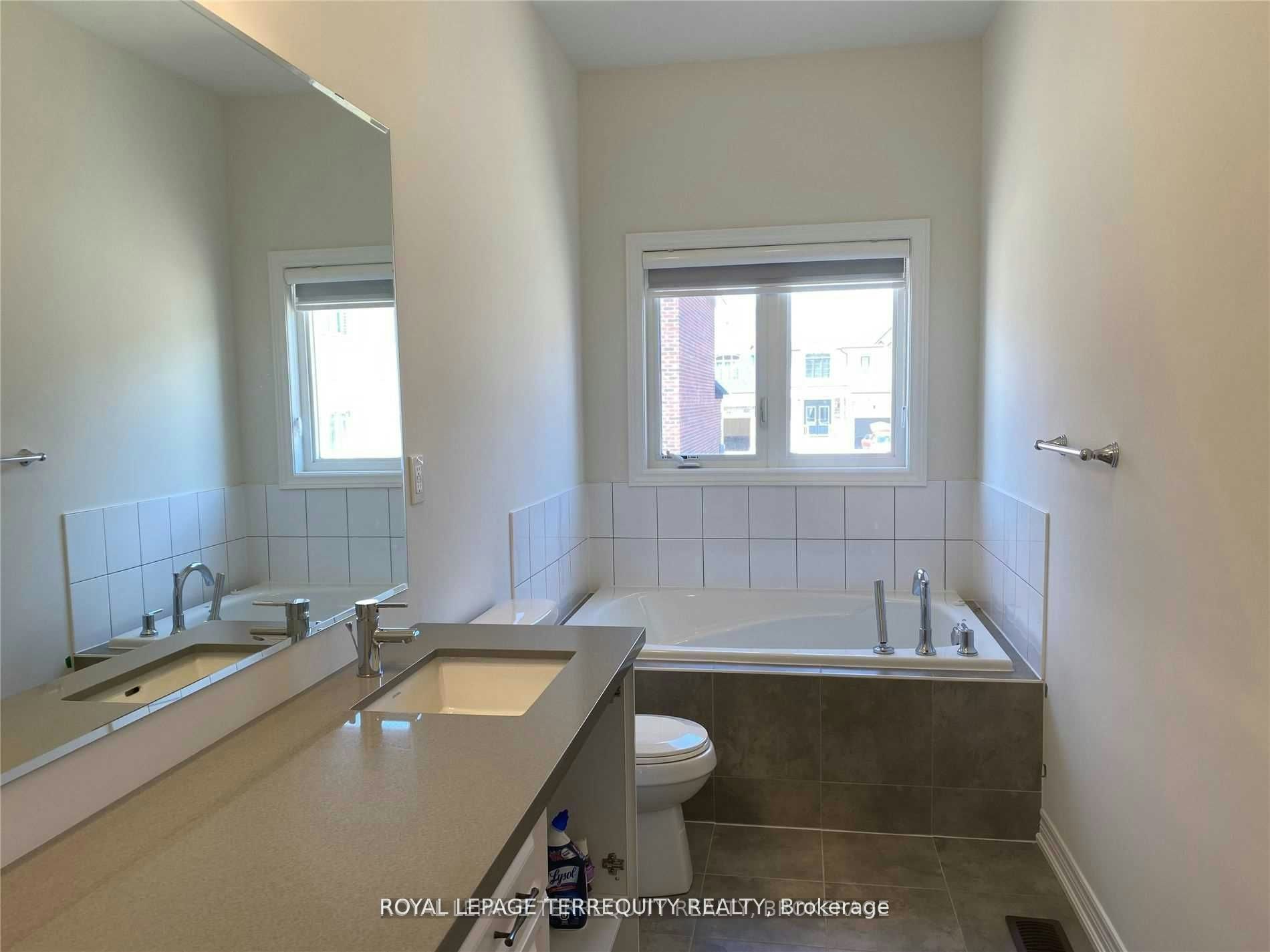 38 Pietrowski Drive, Georgina, ON, L4P 0K2 - 10