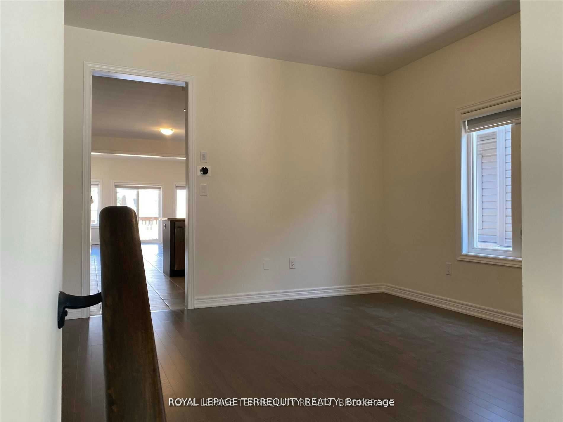 38 Pietrowski Drive, Georgina, ON, L4P 0K2 - 2